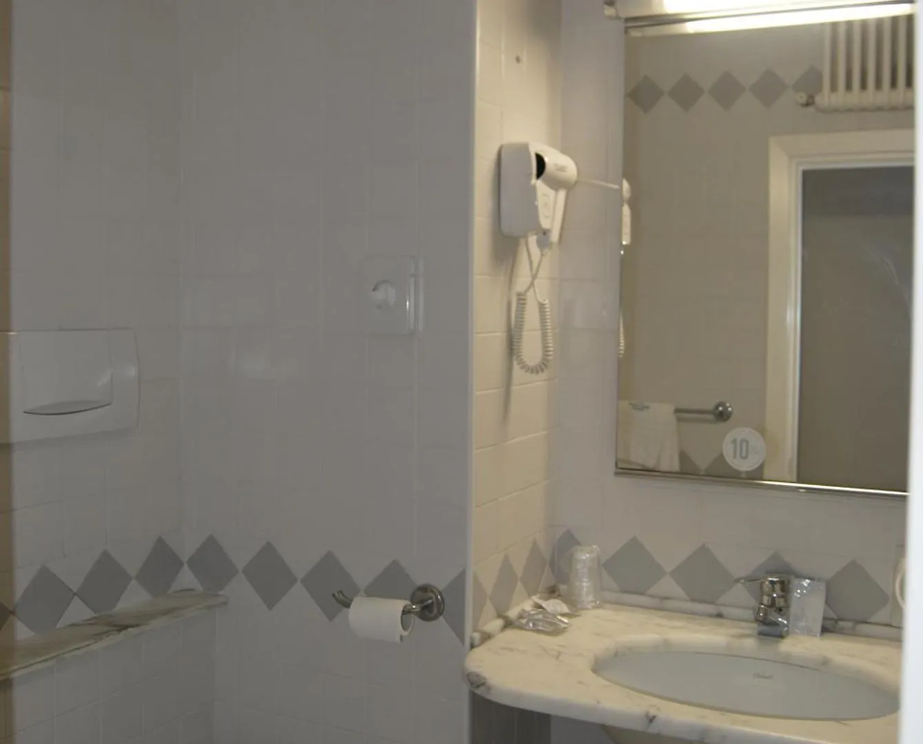 Hotel Carlton Ριτσόνε 3*,